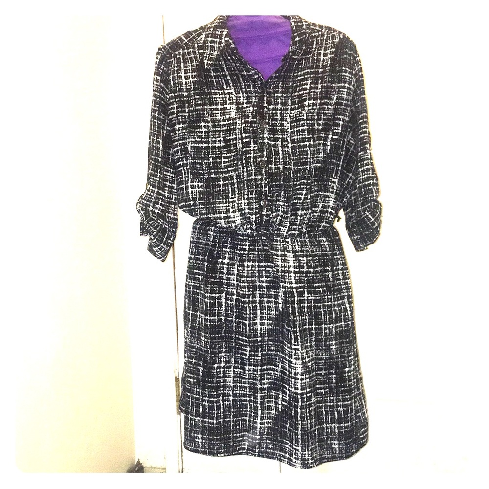 Size Medium 3/4 sleeve dress